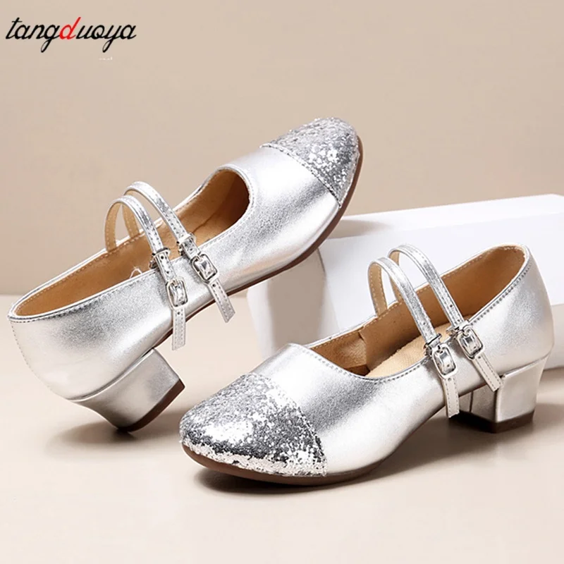 New 2026 Women's Square Dance Shoes Soft Bottom Low Heel Single Shoes Summer Mom Shoes Four Seasons Shoes Comfortable Dance Foot