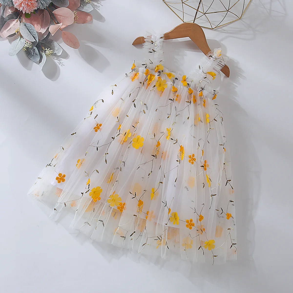 Hot2024 Baby Girl Clothes Fashion Embroidery Patch Small Flower Sling Baby Girl Dress Cute Baby Dress Sweet Princess Party Frock