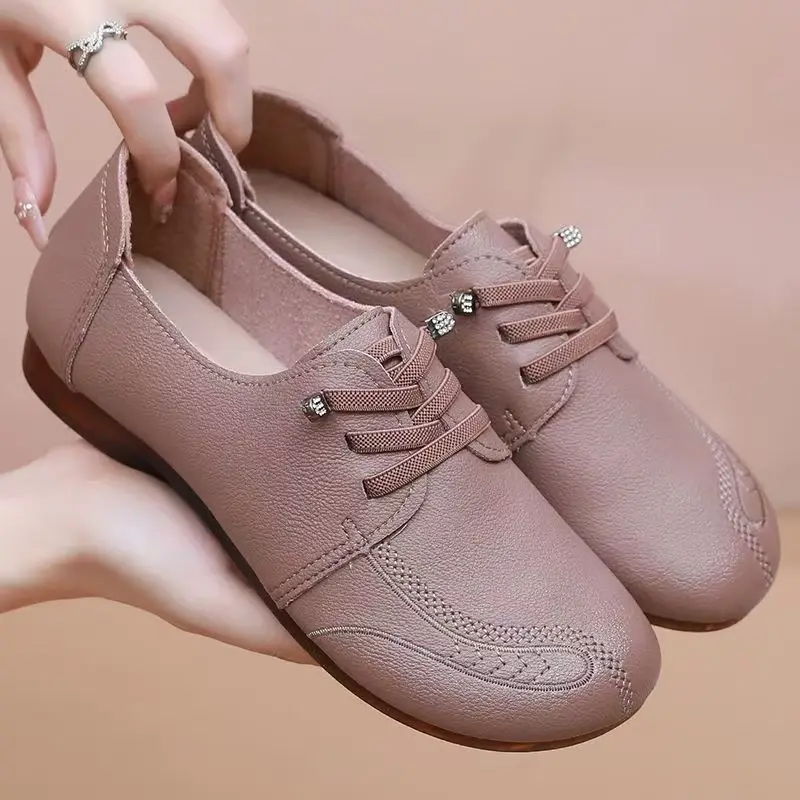 Zapatos de mujer de cuero auténtico con suela suave para mediana edad y personas mayores, zapatos informales con punta redonda y suela plana, color nude, primavera y otoño