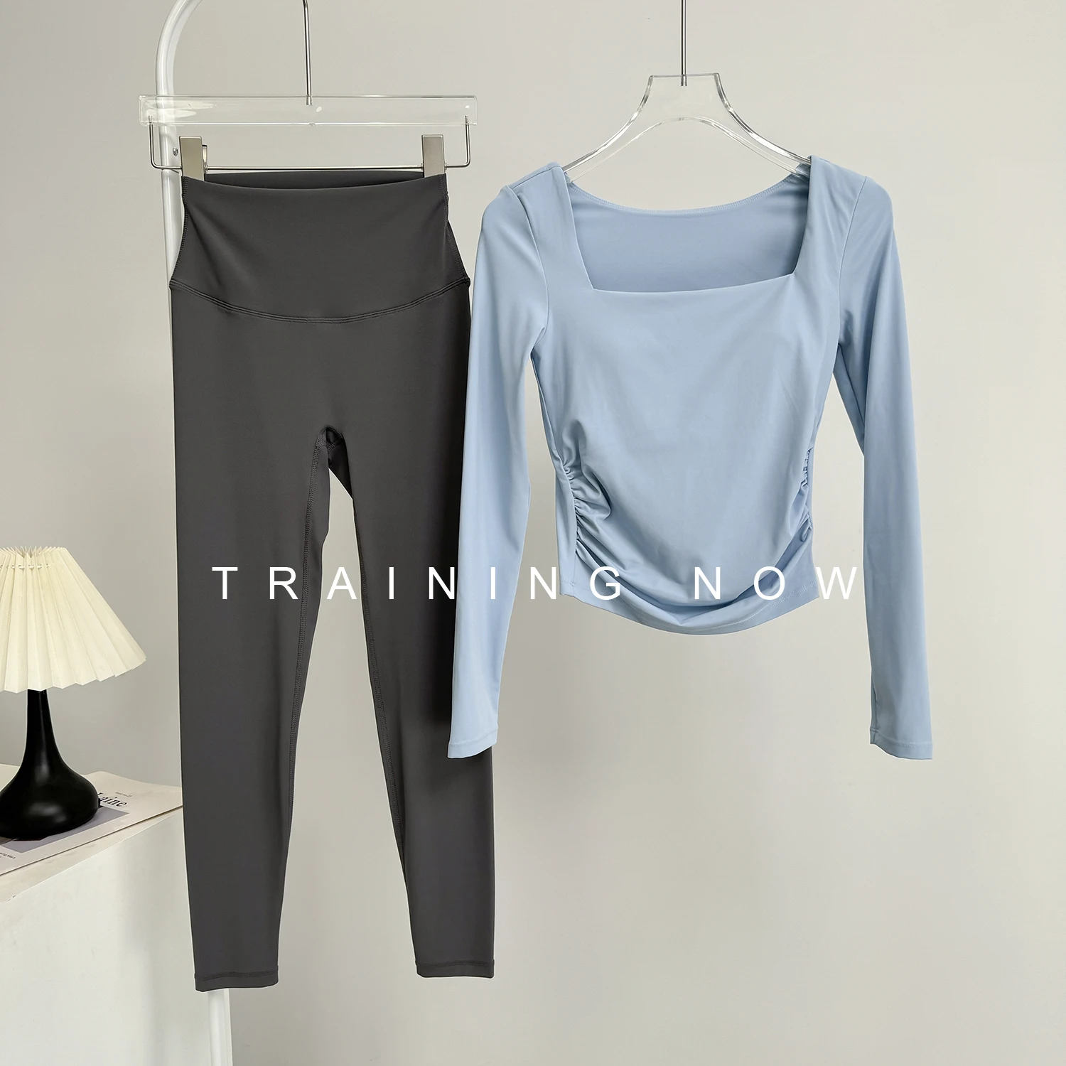 

Fitness suit for women in autumn high-end beautiful and fashionable all-in-one chest pad professional training running