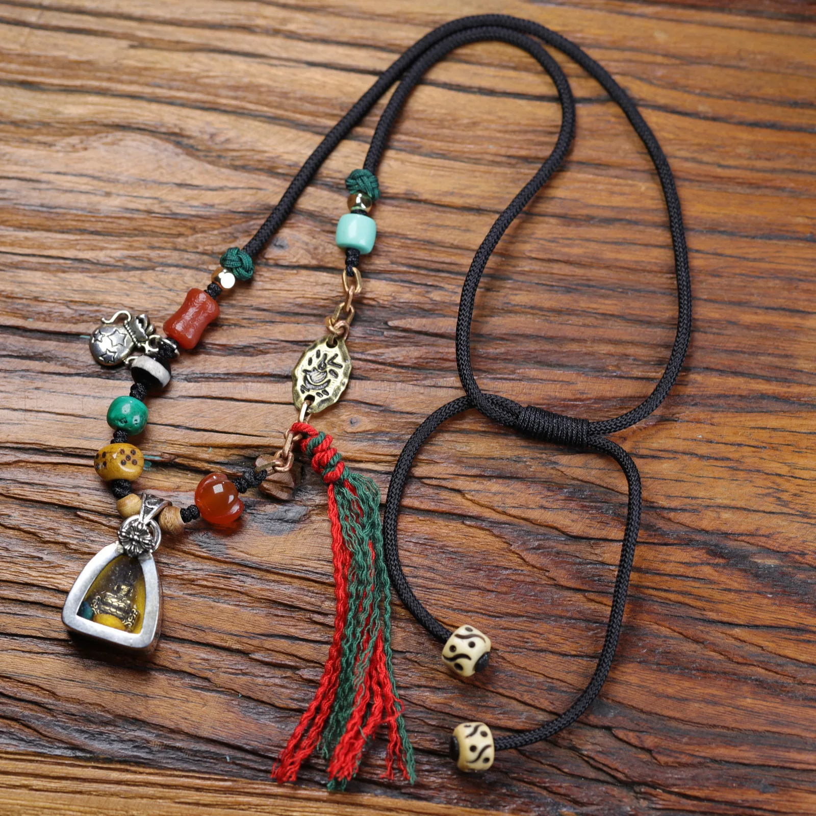 Tibetan gaou box tag vintage necklace hand-woven rope back to the flow of bone literature play pendant accessories jumper chain