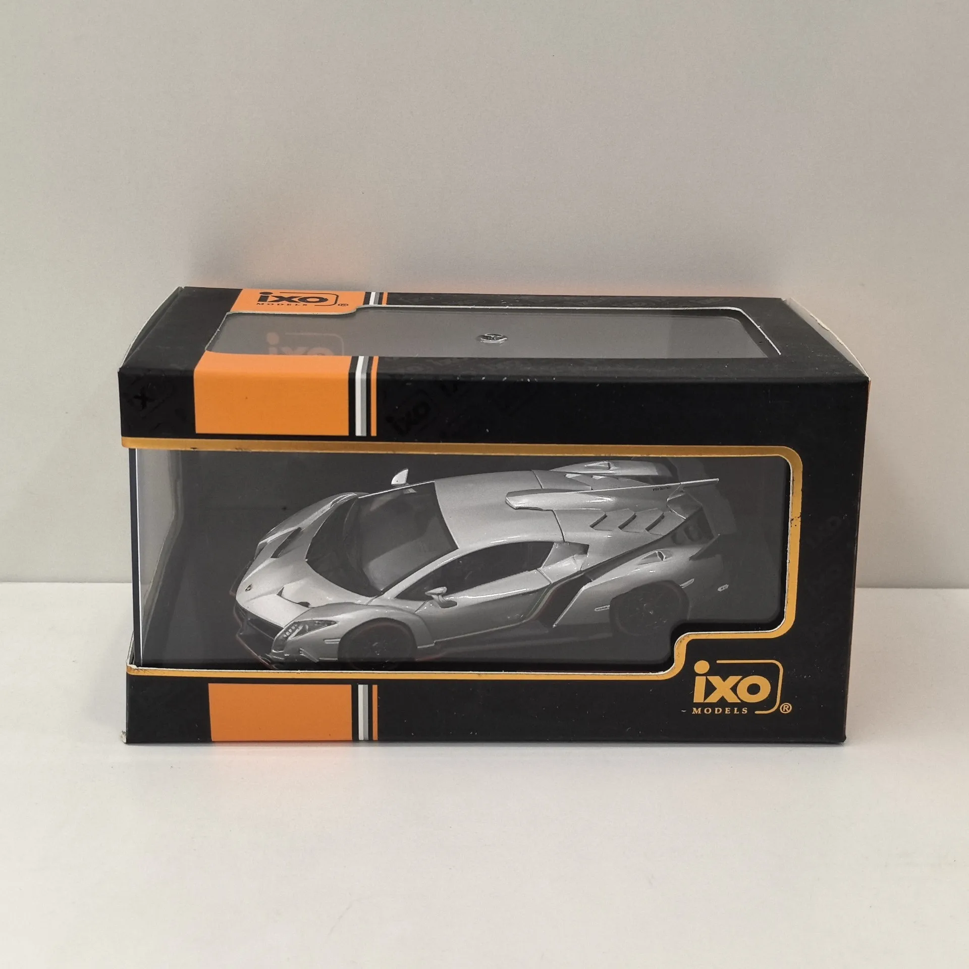 

Diecast 1/43 IXO Scale Lamborghini VENENO 2013 Lamborghini Alloy Car Model Collectible Toy Gift Souvenir Display Ornament