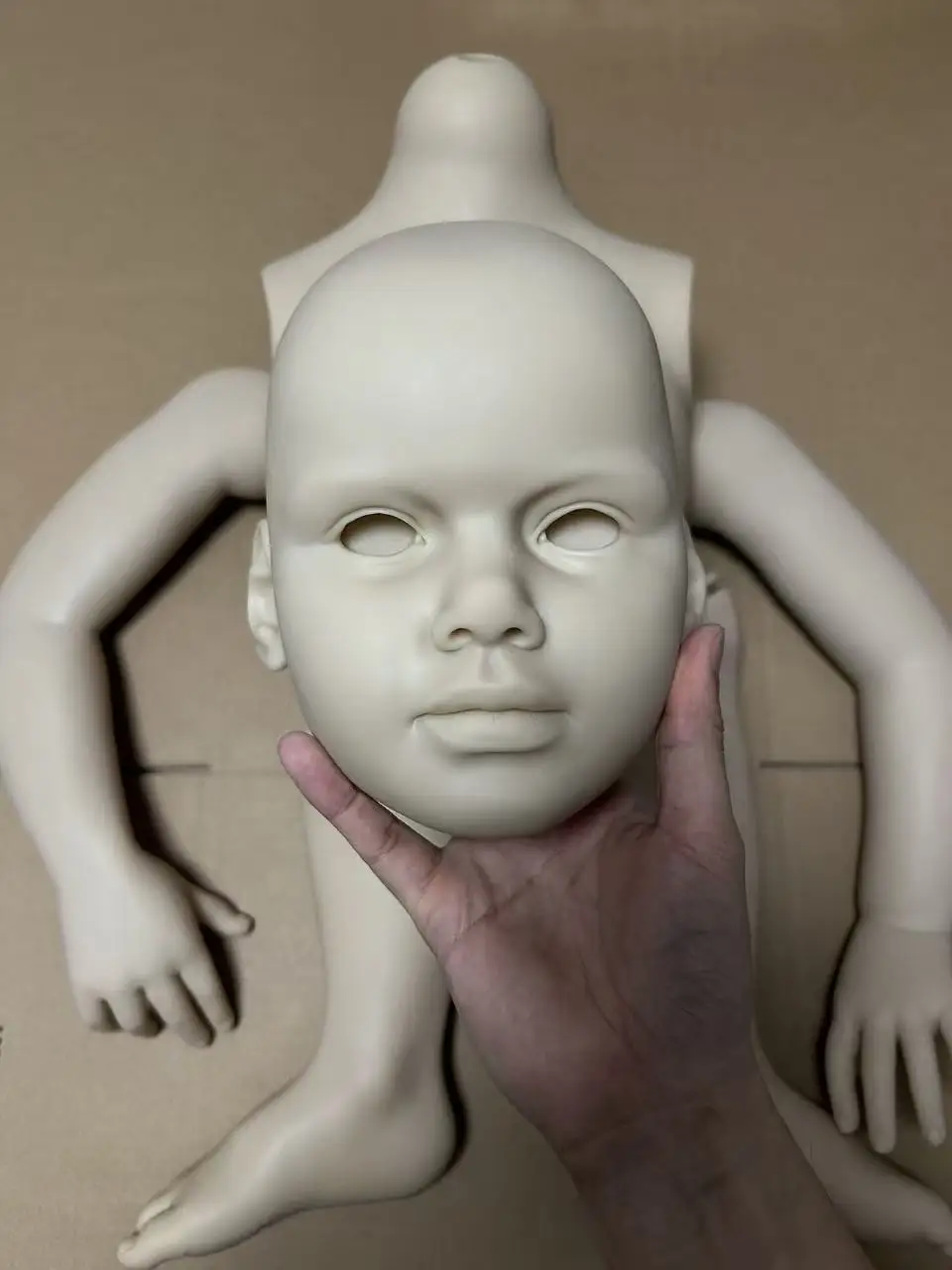 EGOS SOLO SUPPLY Muñeca Reborn Gigante de 45 Pulgadas, Kit de Muñeca Gabriella Sin Pintar con Cuerpo de Tela y Ojos