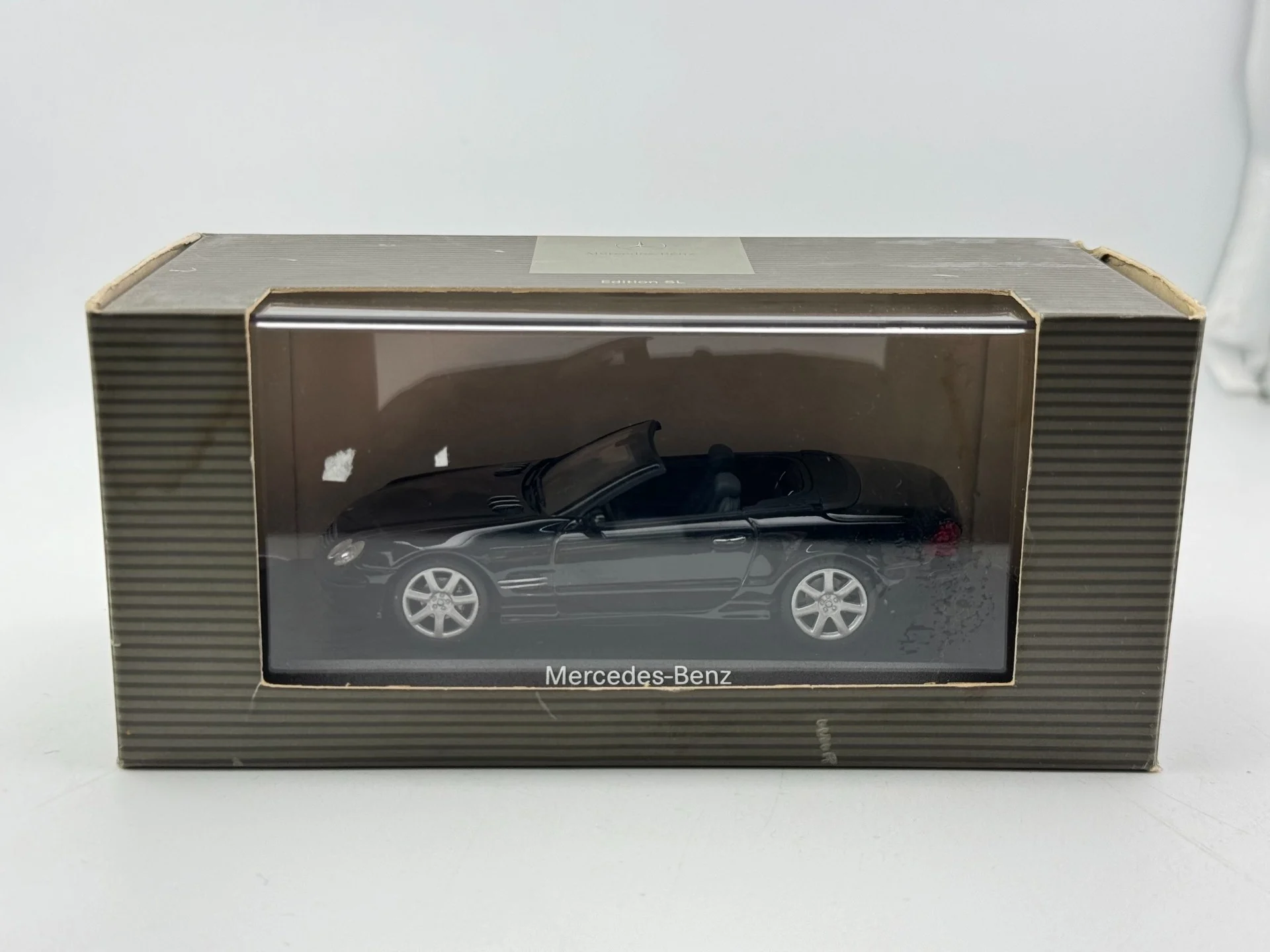 

Масштабная модель автомобиля Mercedes-Benz SL-Класса из сплава, масштаб 1:43