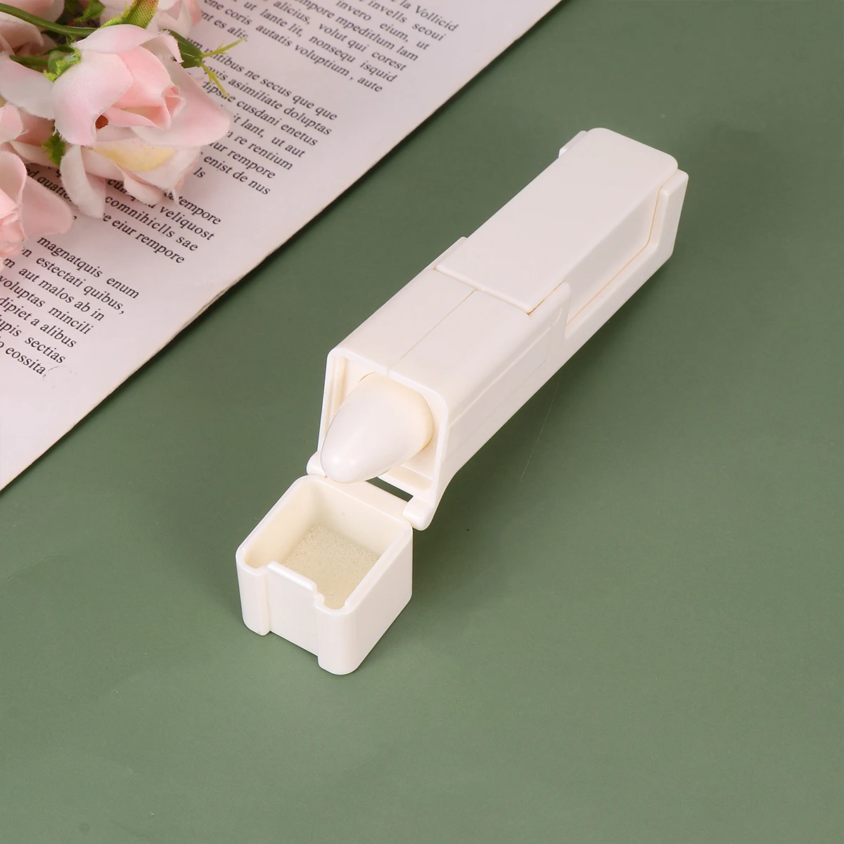 

2PCS Elevator Disinfection Tool Door Open Clip No Touch Handle Clamp Outdoor Camping Hiking Gadget Mini Portable Protector