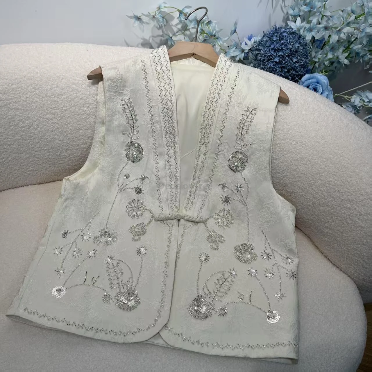Spring Autumn Luxury Women Vest Beaded Chinese Sequins Loose Single-breasted Vest Fashion V-neck Embroidery Daily Fashion Coat