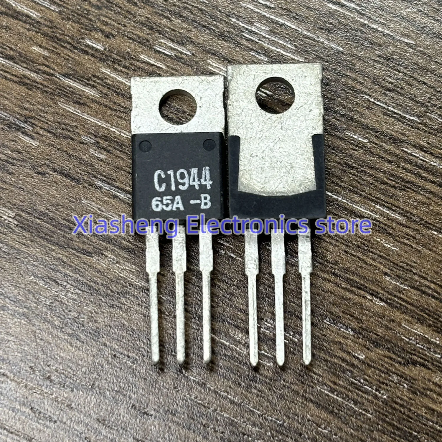 New Original 2Pcs C1944 2SC1944 TO-220 Transistor In Stock Good Quality