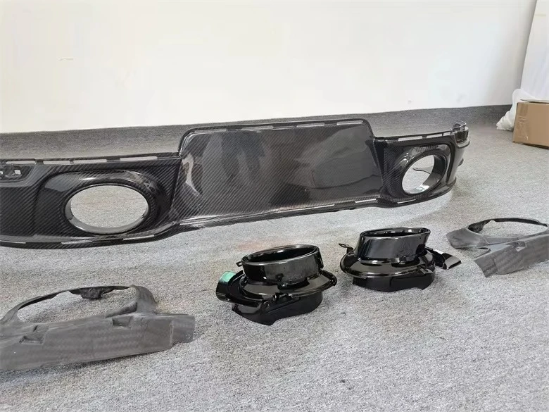 SD Style Dry Carbon Fiber Rear Diffuser Rear Lip  911 992 Carrera view 6