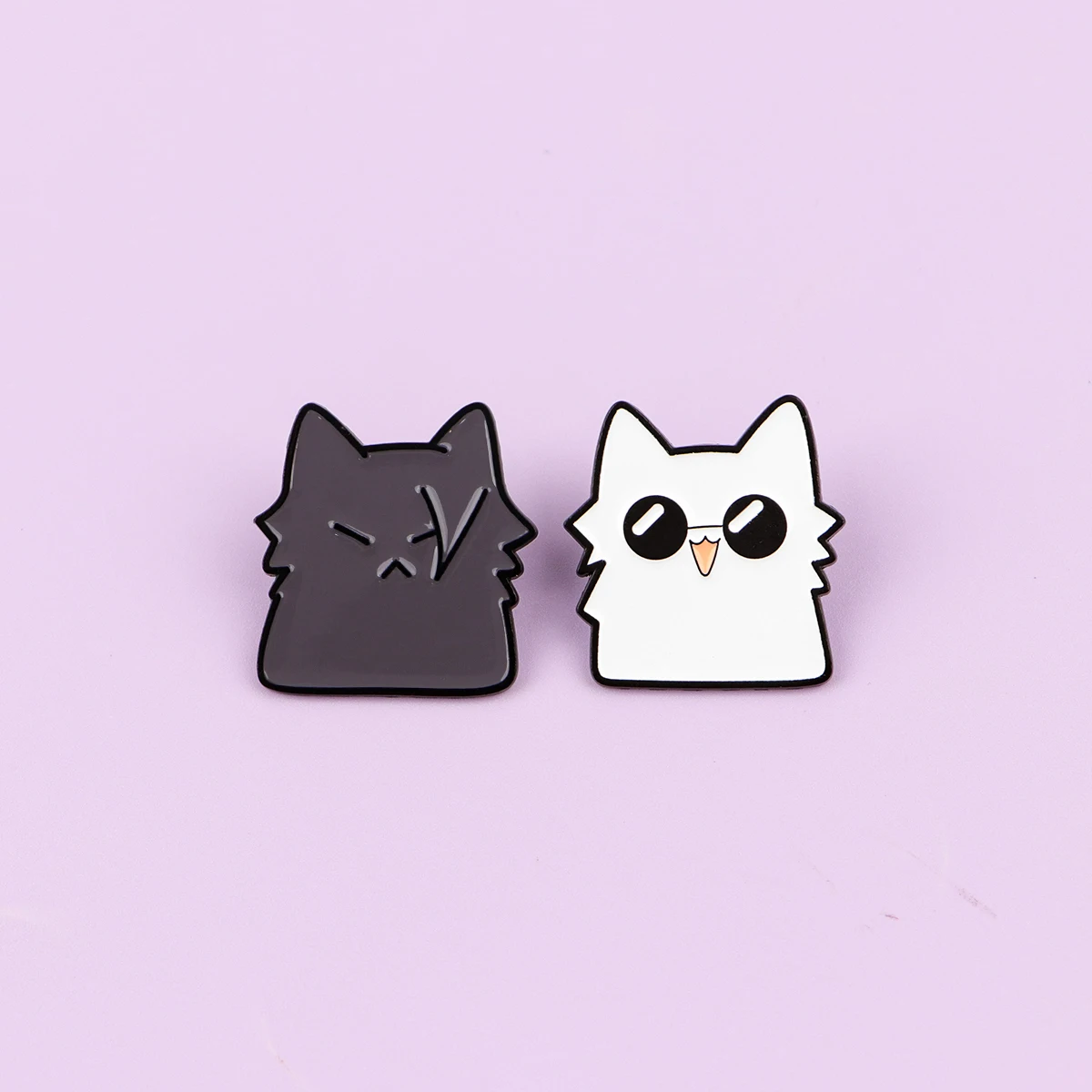 2er-Set niedliche Katzen-Emaille-Pins, Cartoon-Brosche für Mäntel, Manga-Broschen für Damen, modische Reversnadeln, Schmuckgeschenk für Kinder