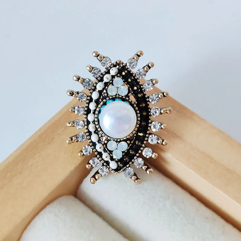 Small Rhinestone Black White Evil Eye Brooches for Women Alloy Simulated Pearl Eye Collar Pins Gifts Lady Clothing Accessories