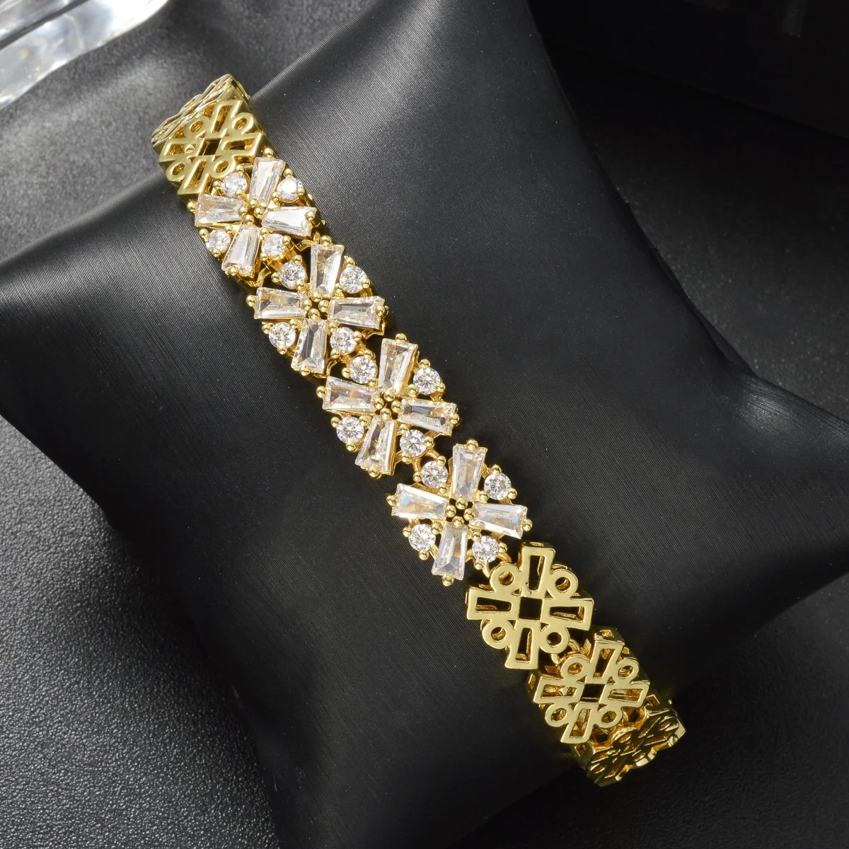Vergoldetes religiöses Armband für Damen, mit Kristall-Herz und Porträt der Jungfrau Maria, Kettengliederarmband, Retro-Statement-Armband, Schmuck – Detail 7