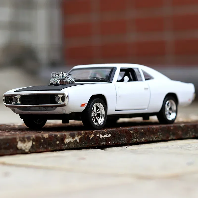 1:32 Fast & Furious Dodge Charger Muscle car Diecast Car modello in lega di metallo Pull Back Sound Light Car kids Gift Collection A142