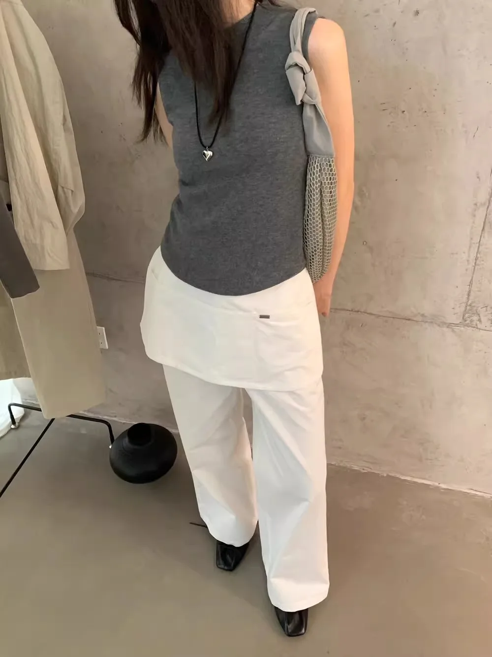 2026 Fall Old Money Aesthetic Textured Tank Top Women Casual Rolled Edge Sleeveless Vest Lazy Style Basic Tops