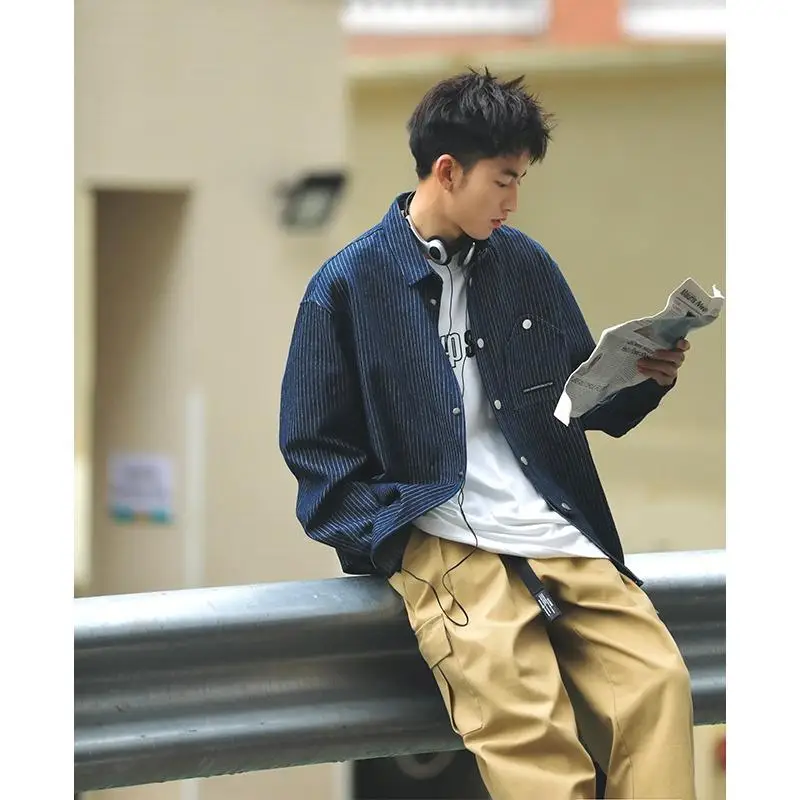 

Повседневная мужская джинсовая рубашка с длинными рукавами в синюю полоску, новая модель для весны и осени, универсальная верхняя одежда, прочная, износостойкая, свободного кроя.