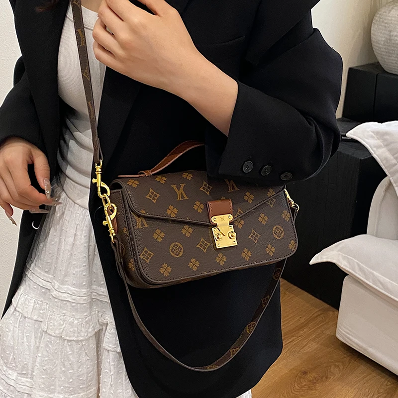 

Elegant Women Luxury Leather Classic Shoulder Bag Designer Tote Handbag For Everyday Stylish Dressing And Trendy City Appeal