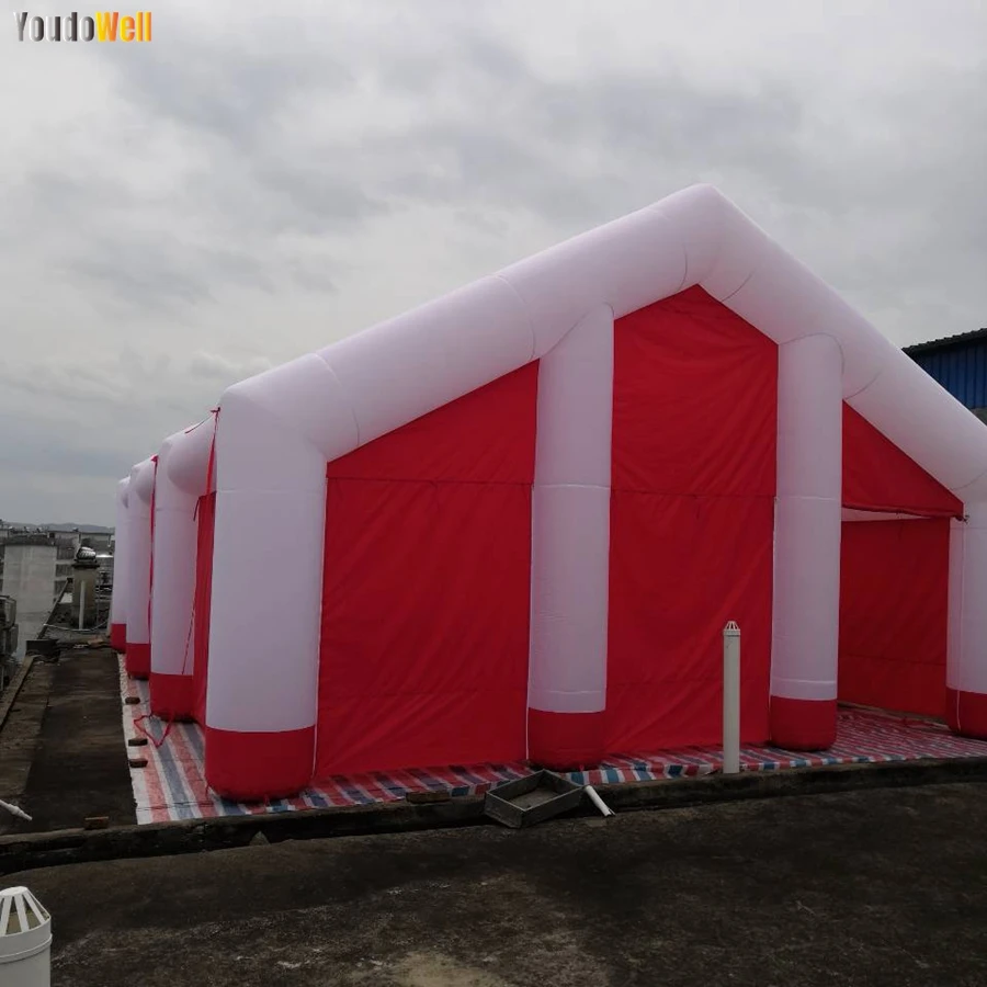 Tenda da matrimonio gonfiabile gigante rossa e bianca personalizzata per giochi di Paintball per matrimoni e feste in campeggio e diversi eventi