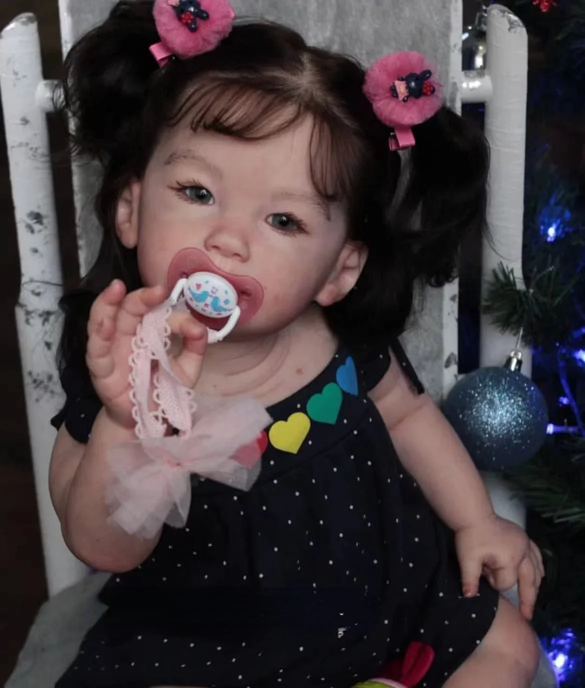 St.Store Aangepaste Limited Supply 28 inch Reborn Baby Teegan met handgeworteld zwart haar Echte foto's Al klaar pop