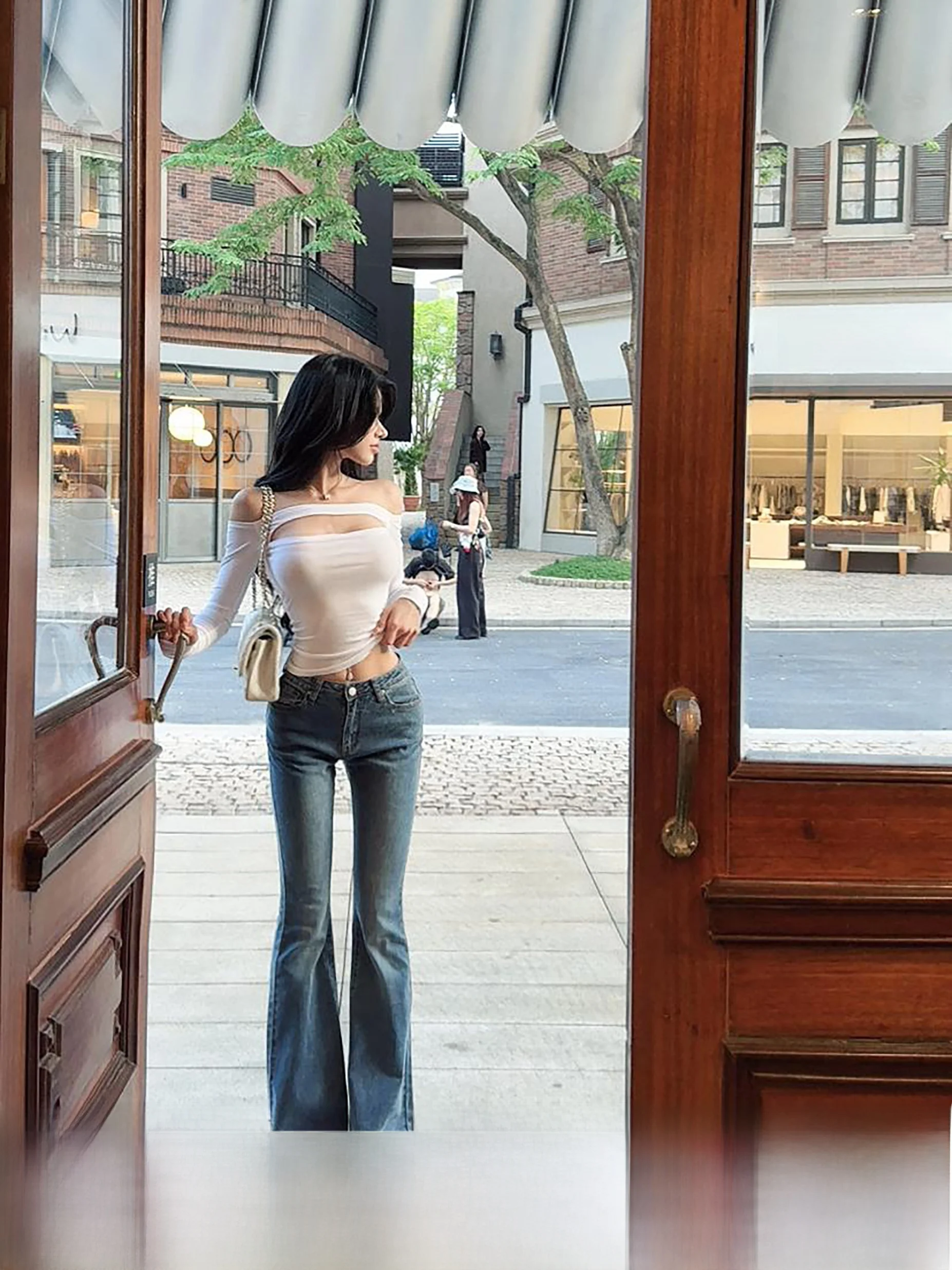 

Blue Flared Straight Leg Jeans Women's Slim Fit Long Pants Spring 2026 New Sle Low Waist Button Closure Color Commute