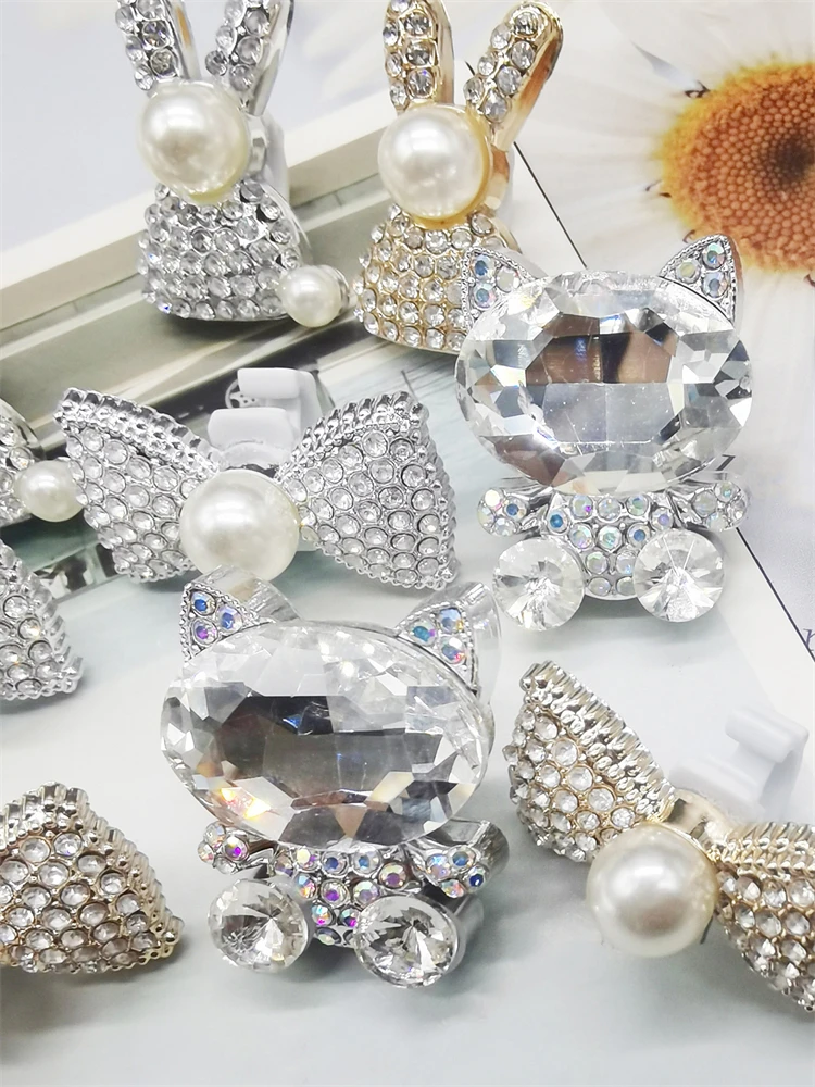 2PCS Nette Bling Katze Schuh Spitze Charms ABS Strass Silbrig Bogen Schnürsenkel Zubehör DIY Luxus Kaninchen Dekor Schuh Clip fit Stiefel – Detail 3