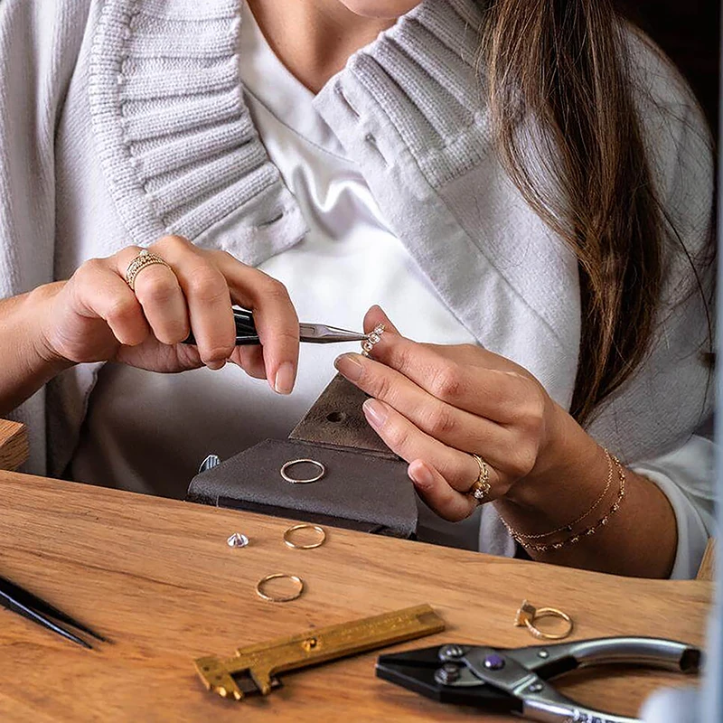 Demande de réparation de bijoux, réparations ou réglages exécutifs, comme neuf