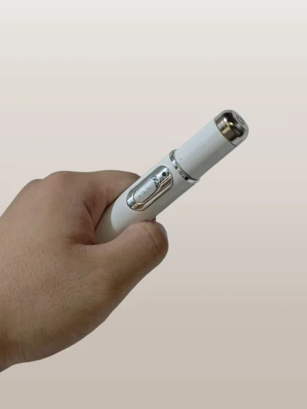 

Портативная ручка с синей светодиодной подсветкой — помогает улучшить прыщи, тонкие линии и тон кожи — нежный