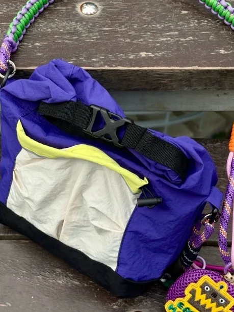 sac-bandouliere-multifonctionnel-leger-et-decontracte-terroam-pour-bouteille-d'eau-ideal-pour-le-sport-et-le-cyclisme-disponible-en-deux-couleurs
