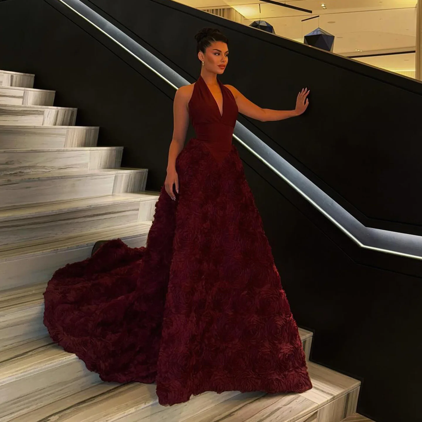 シャロンはワインレッド V ネックイブニングドレス 3D 花 A ラインホルター女性のウェディングパーティーフォーマルガウン SF197 カスタマイズ