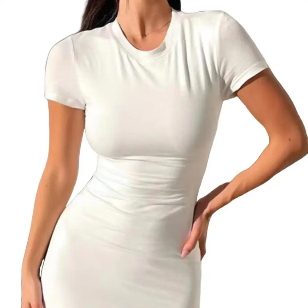 فستان تي شيرت بقصة ضيقة للنساء صيفي بلون سادة ورقبة دائرية فستان متوسط الطول كاجوال فستان طويل ضيق