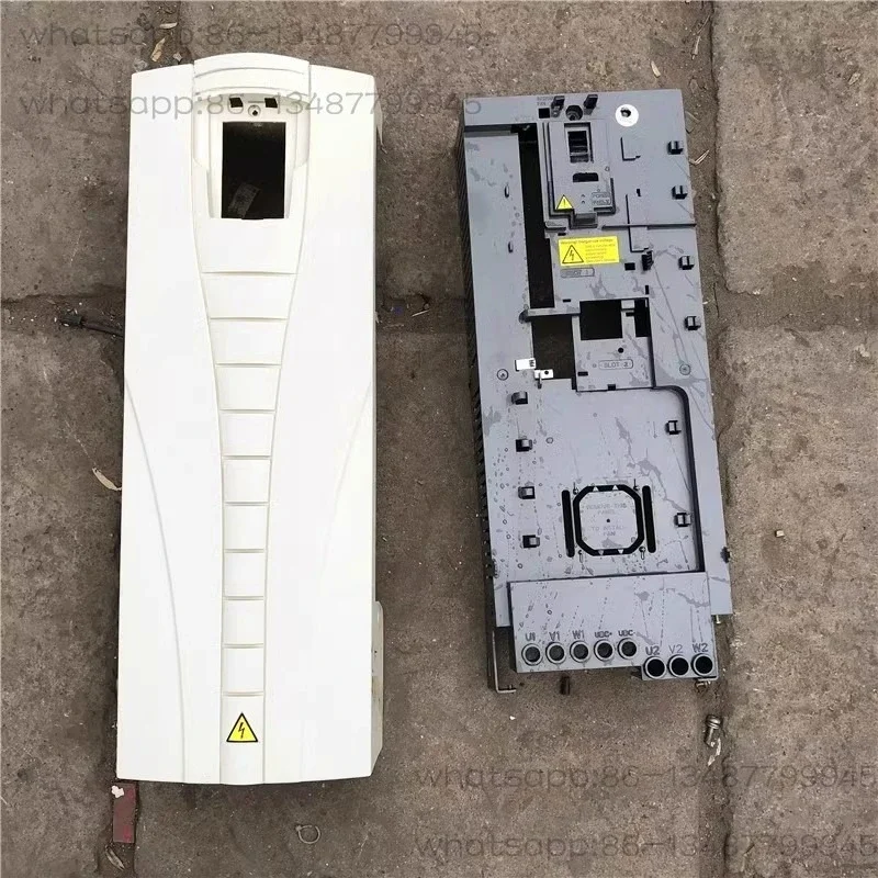 para-inversores-acs510-y-acs550-reemplazo-de-la-carcasa-de-plastico-del-bloque-de-terminales-principal-modelos-30-37-45-55-kw