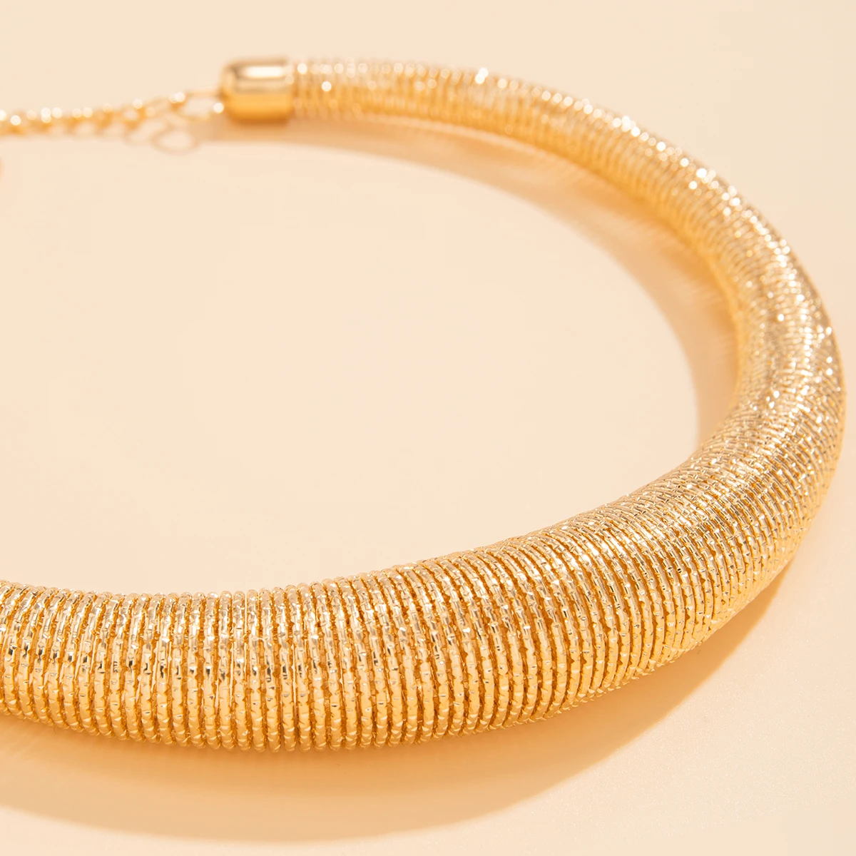 Salircon Exaggerated Gold Color Striped Necklace for Women Trending 2024 Metal Choker Necklace Jewelry Collar on Neck Accessorie