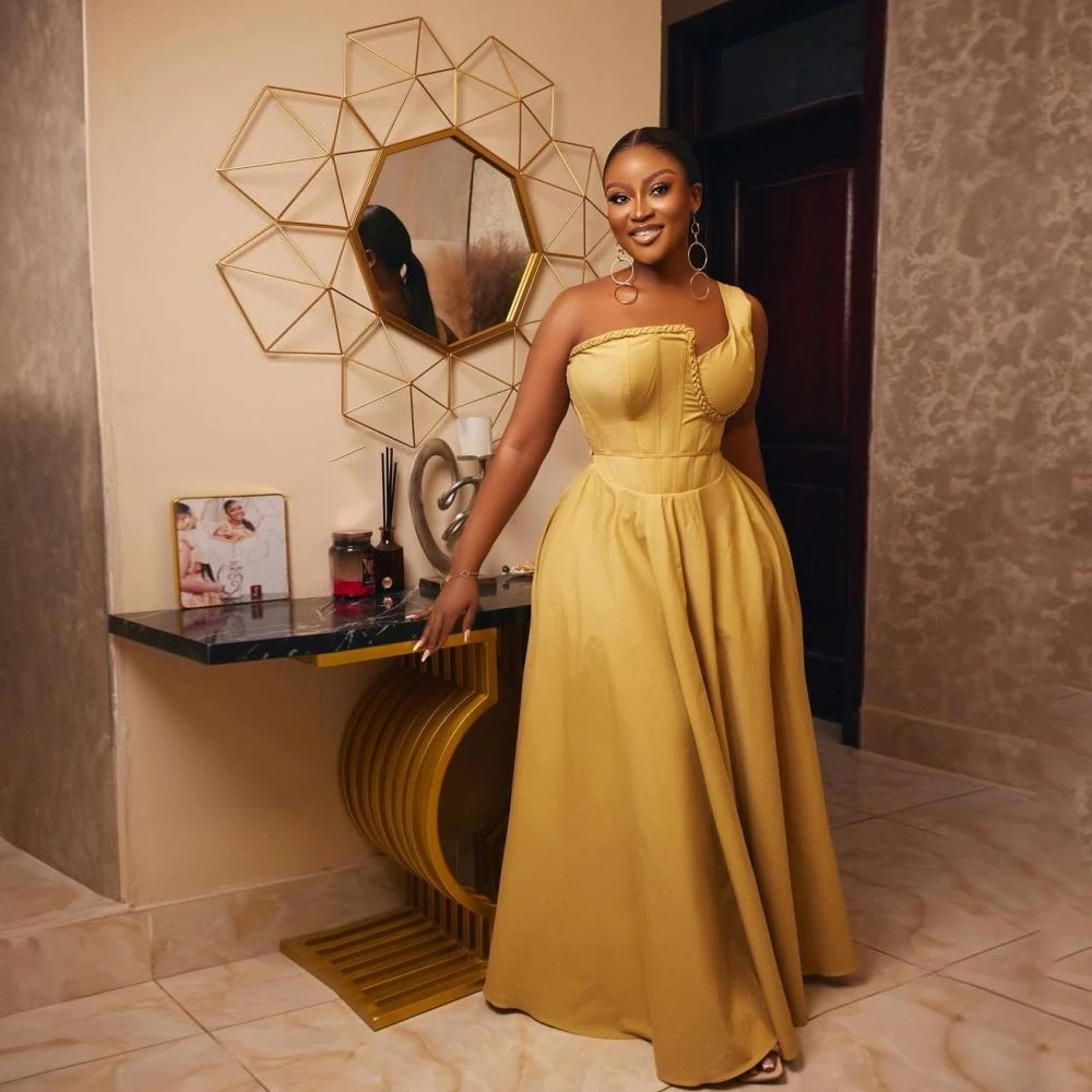 

A-Line Satin Prom Dresses One Shoulder Sweetheart Evening Dress For African Women Floor Length Plus Size Party Gowns Customized
