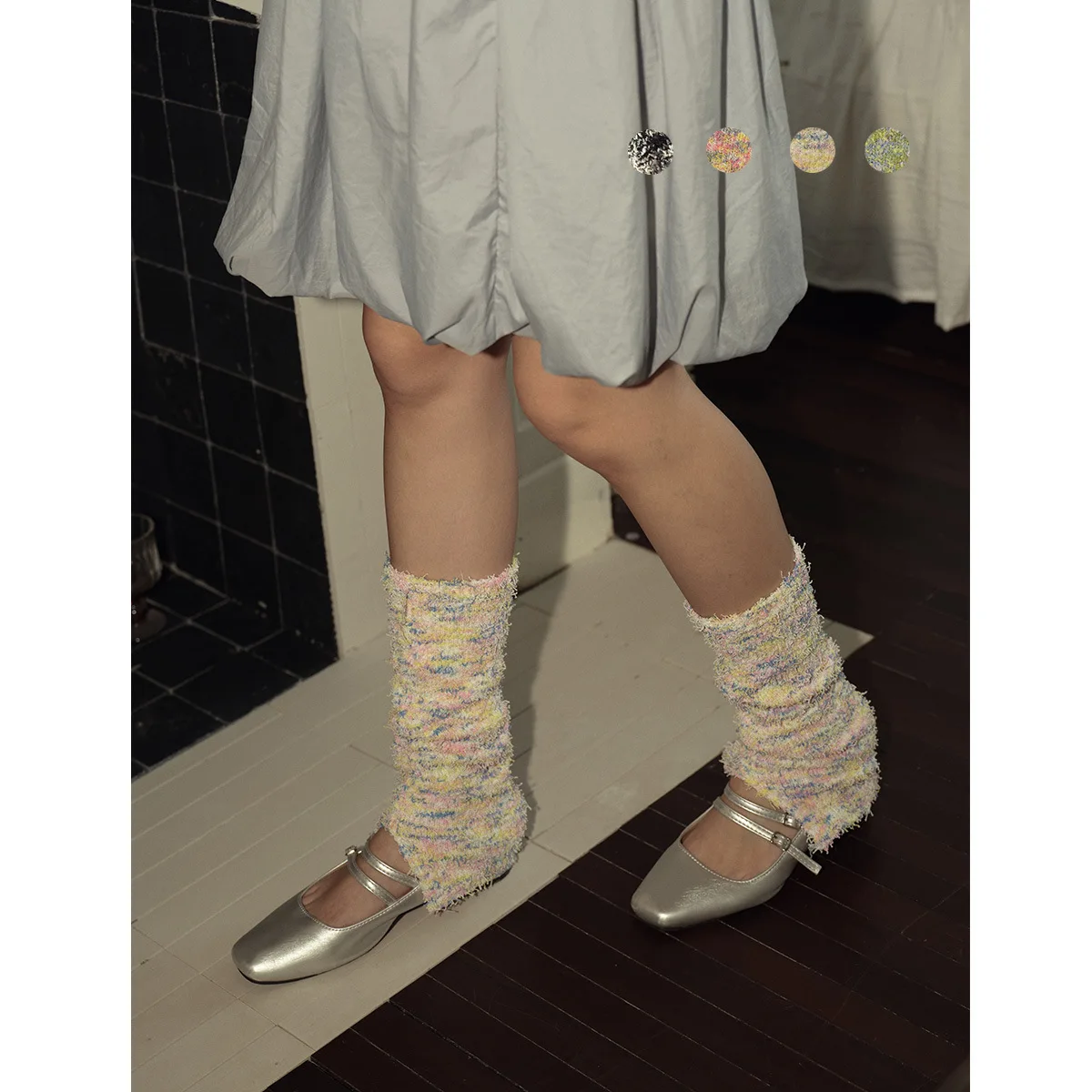 ถุงเท้าถักไล่เฉดสีสำหรับผู้หญิง ฤดูใบไม้ร่วง ฤดูหนาว สีสันสดใส สไตล์เรโทร สาว JK ปลอกขา【หลายสี】