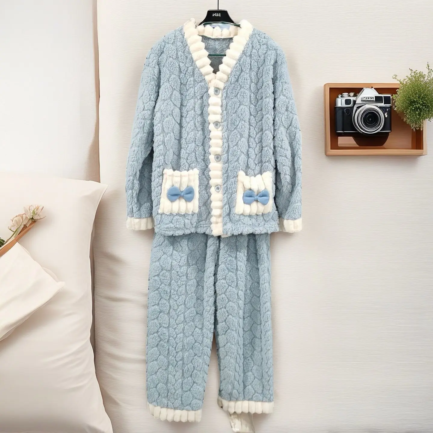 

Autumn Winter Coral Fleece Long Sleeve Thickened Home Clothes Women's Pajamas Set Lychee Pattern Comfortable V-neck Nightgown