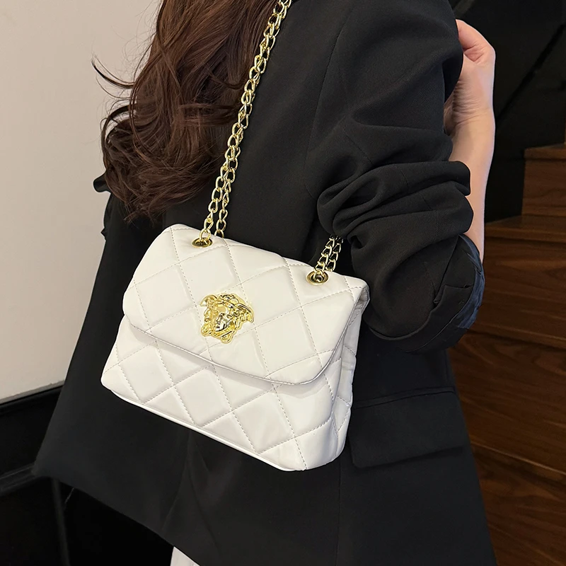 

Fashionable Canvas Tote Bag For Women Lightweight Inner Pocket Suitable For Weekend Errands And Beach Trips