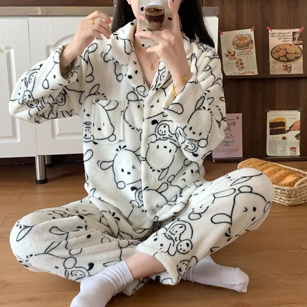

Милые пижамы Pochacco для женщин, аниме, осень-зима, утепленная фланелевая ночная рубашка для девочек, милый кардиган с героями мультфильмов, повседневный комплект домашней одежды