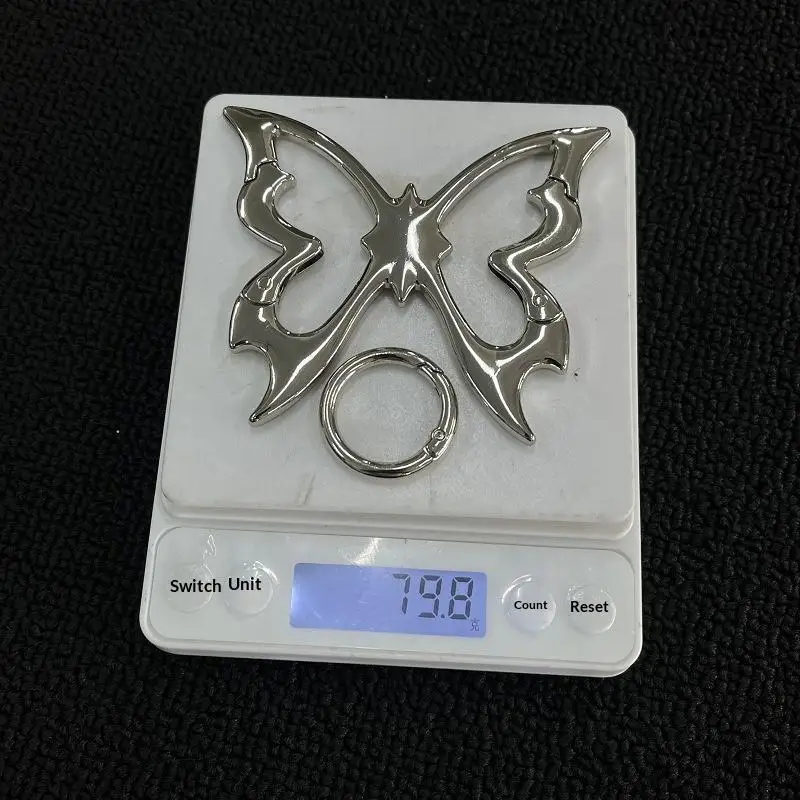 Ausgehöhlter Schmetterling Zinklegierung Schlüsselanhänger Bergsteiger-Gürtelschnalle Taschenanhänger Schlüsselring Karabiner Hüftanhänger – Detail 4