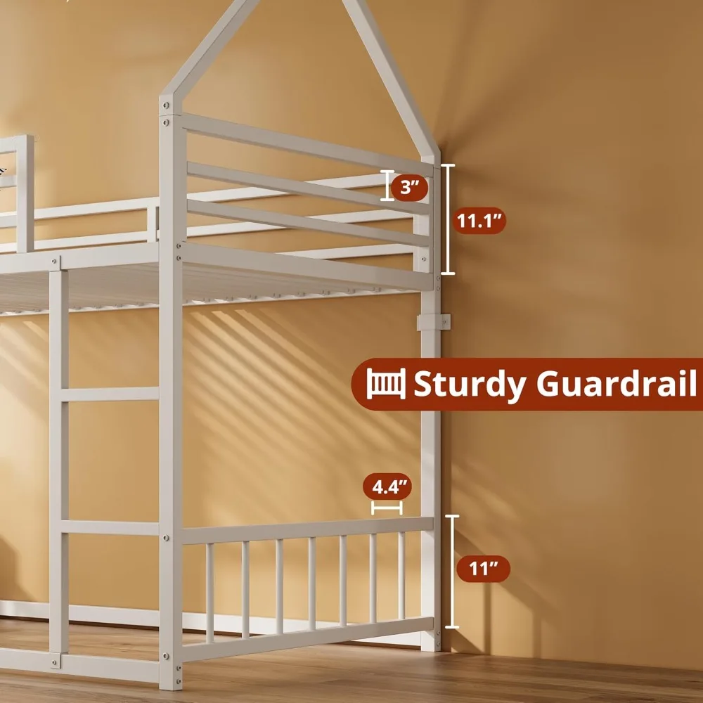 سرير بطابقين Twin XL Over Twin XL، إطار سرير معدني بطابقين مع سلم ودرابزين، على شكل منزل مع شرائح معدنية للمهاجع