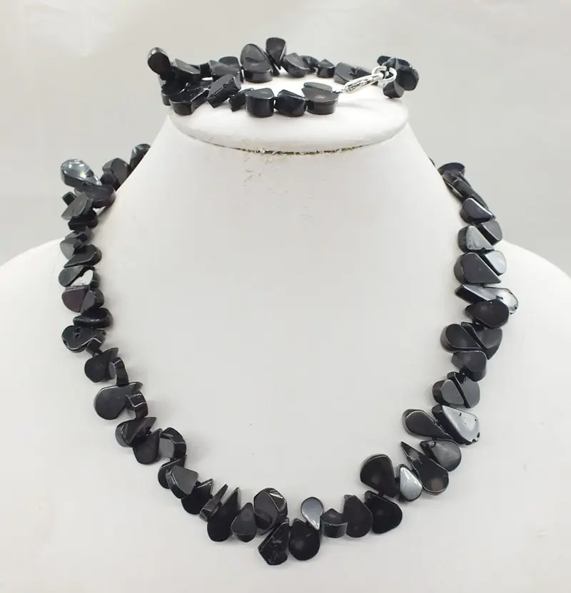

Woman's necklace black coral necklace Bracelets 18"