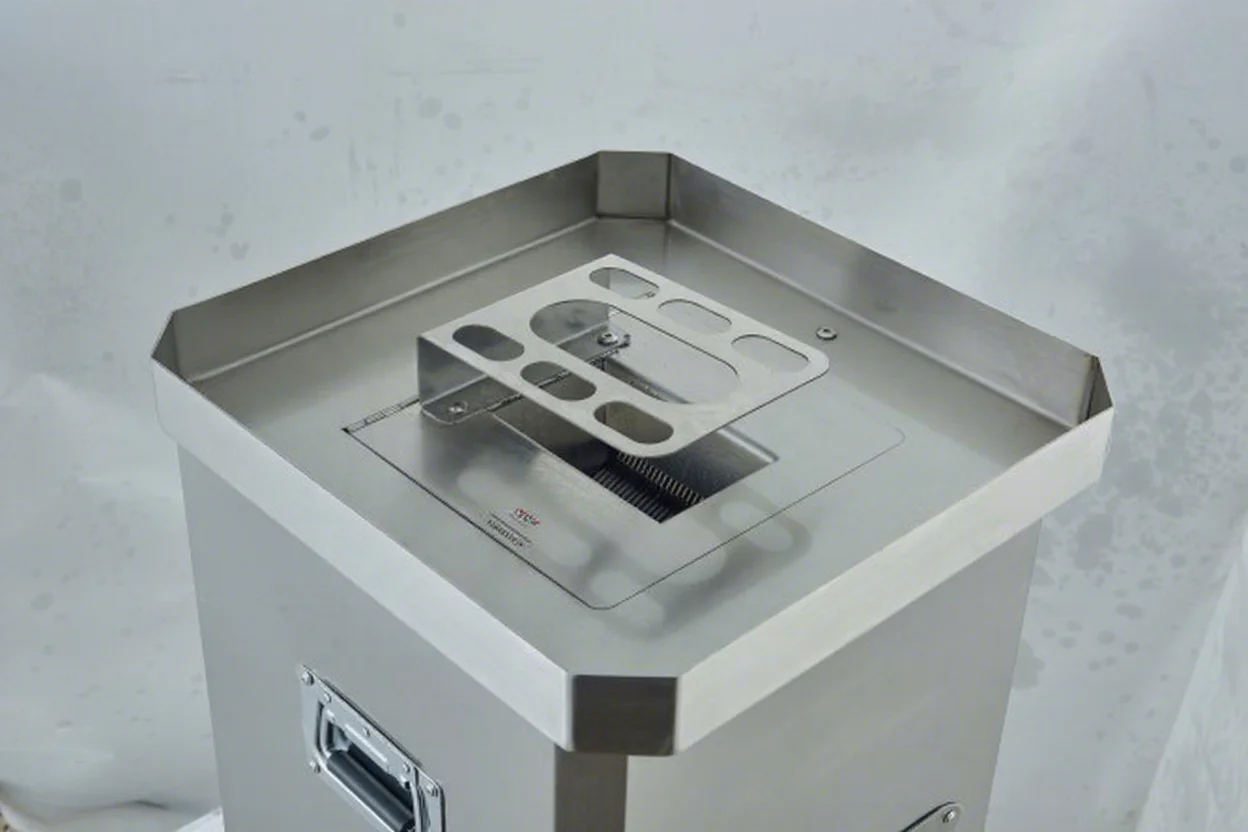 

Vertical Commercial Meat Slicer High Automatic Operation Adjustable Thickness 300kg/h Capacity for Restaurant & Canteen