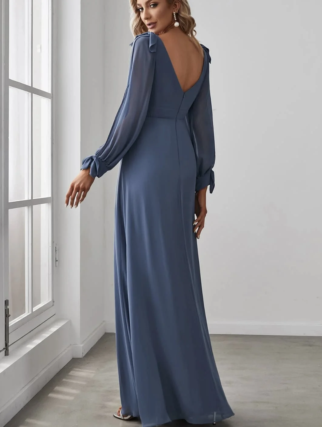 V-Ausschnitt Abendkleid mit Schleife und Schlitz, Langarm, Hochgeschnittenes Brautjungfernkleid mit Hohem Schlitz für Damen – Detail 3