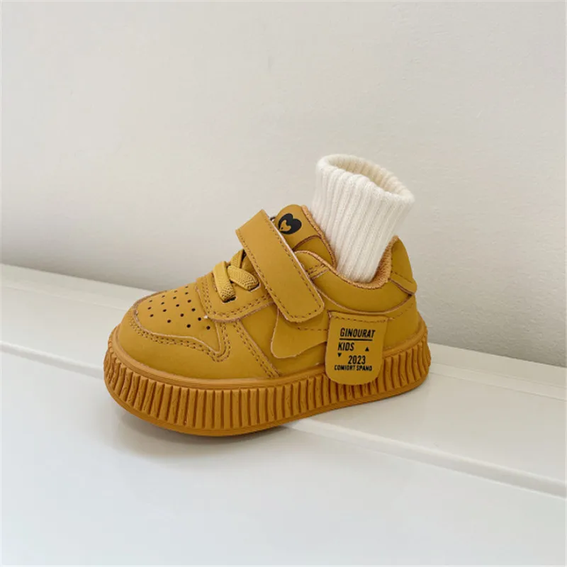 2023 New Autumn Baby Shoes For Boys Leather Toddler Kids Casual Shoes Soft Sole Outdoor White Tennis Fashion Girls Sneakers