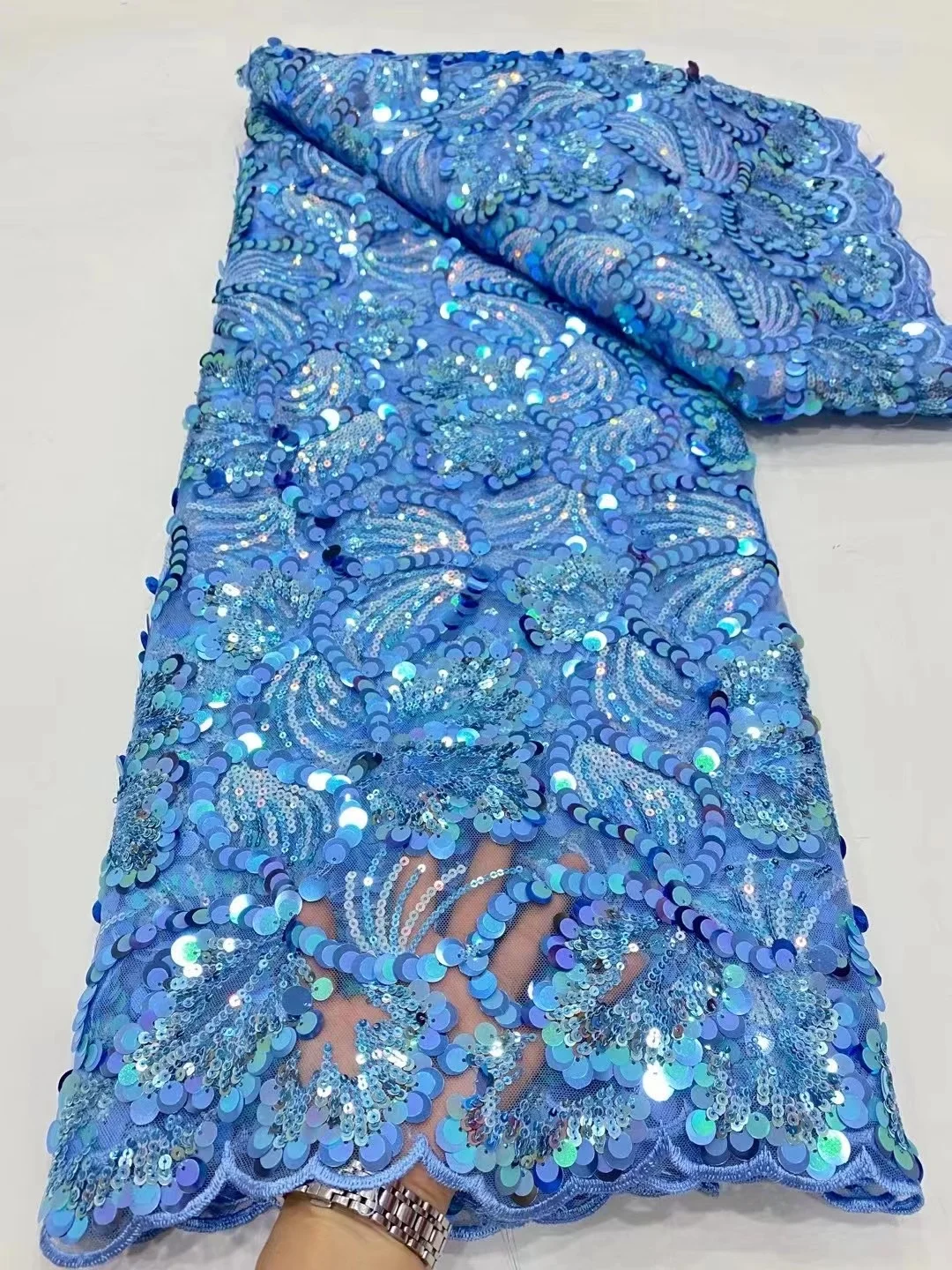 

Небесно-голубая африканская кружевная ткань с блестками 2023 Высококачественная французская сетчатая кружевная ткань с блестками в нигерийском стиле для свадебного платья
