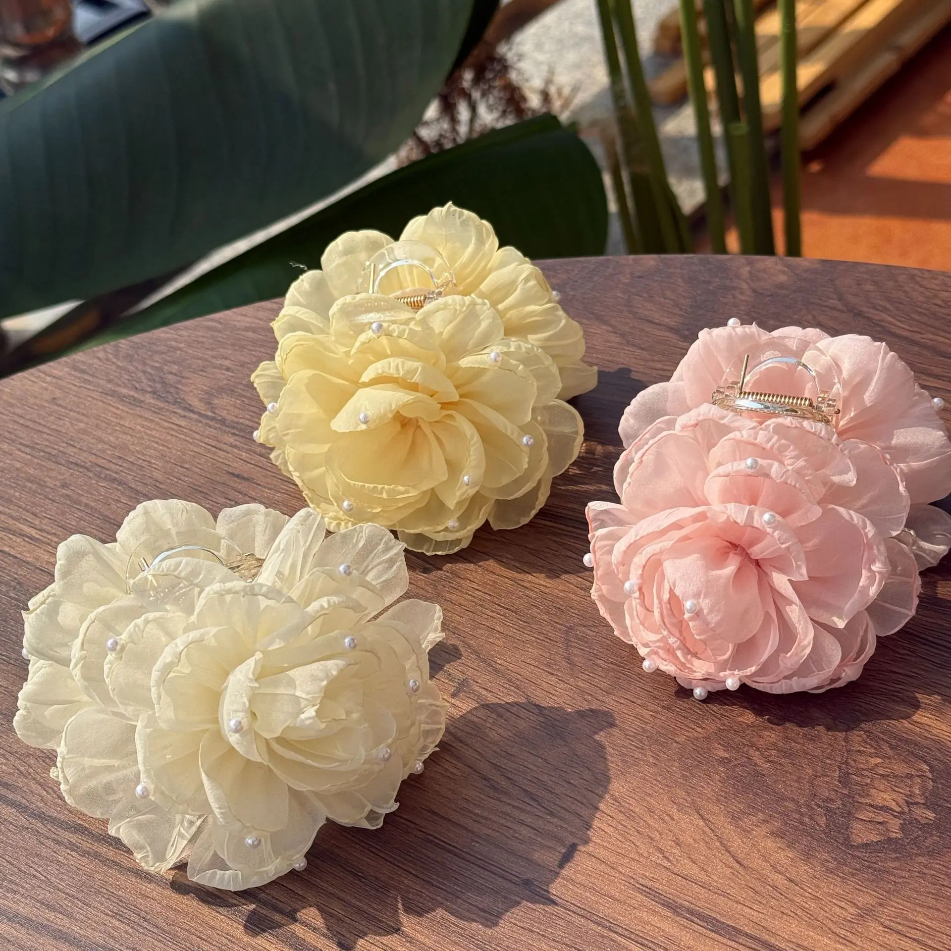 

New Arrival Pearl Tulle Flower Hair Claw Clips Sweet Pastel Solid Color Shark Clip Fresh Cute Fashion Hair Accessories Women
