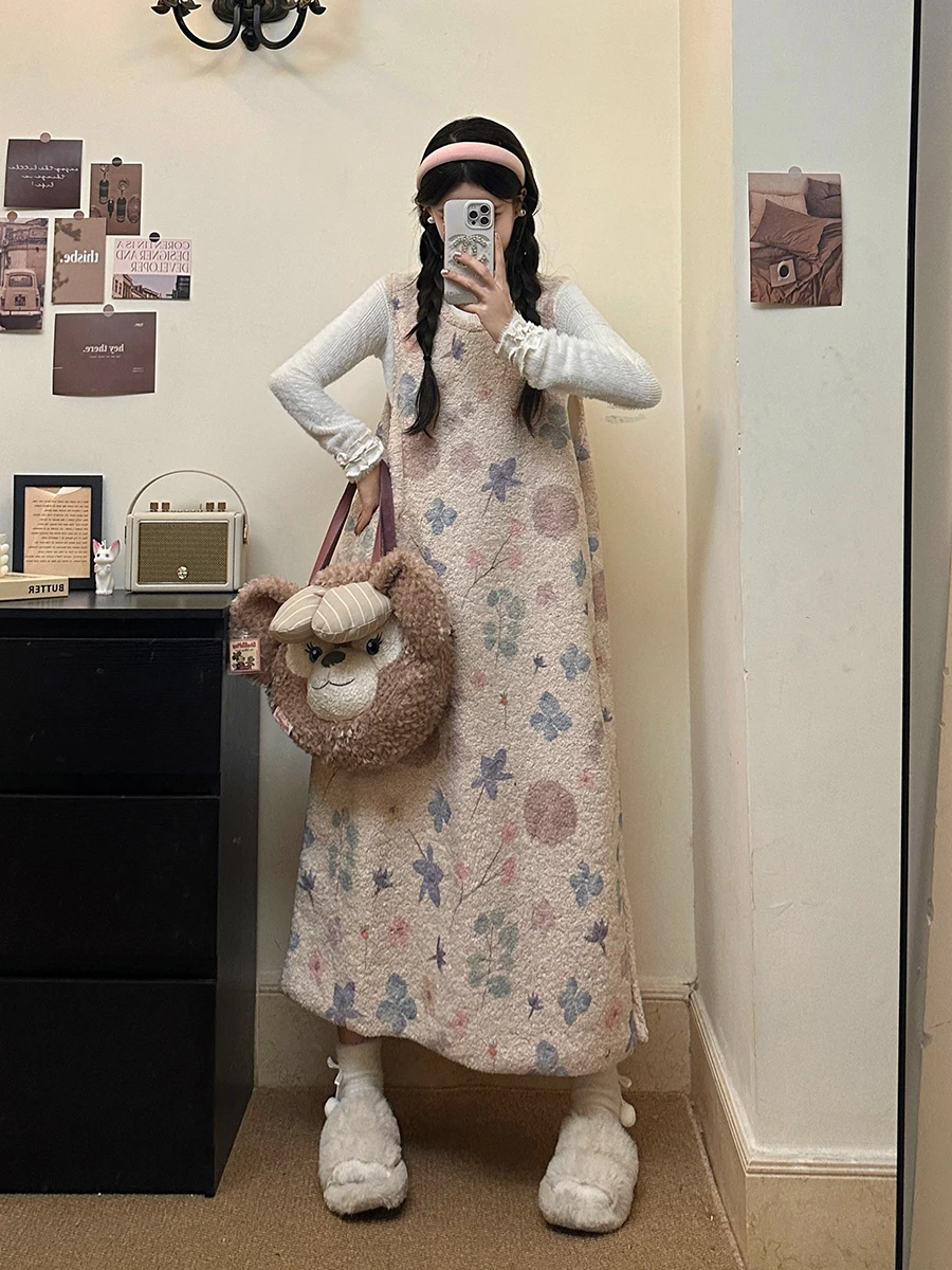 Women's Solid Color Sweet Plush Inner Bottoming Tops + Autumn and Winter Printed Lambswool Loose Long Vest Dresses Two-piece Set