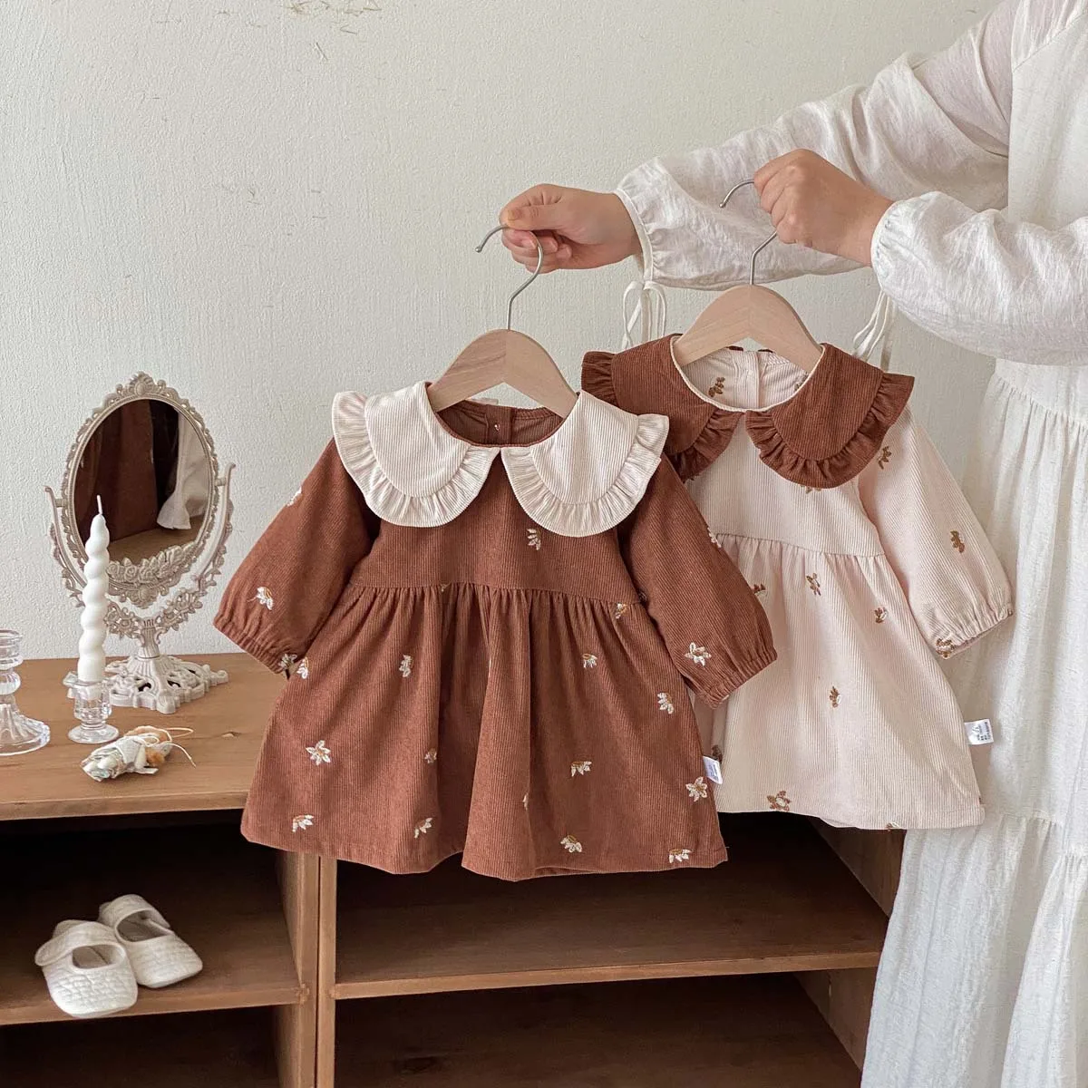 

Вельветовое платье для девочек, новое весенне-осеннее платье принцессы с длинными рукавами и цветочным принтом для малышей