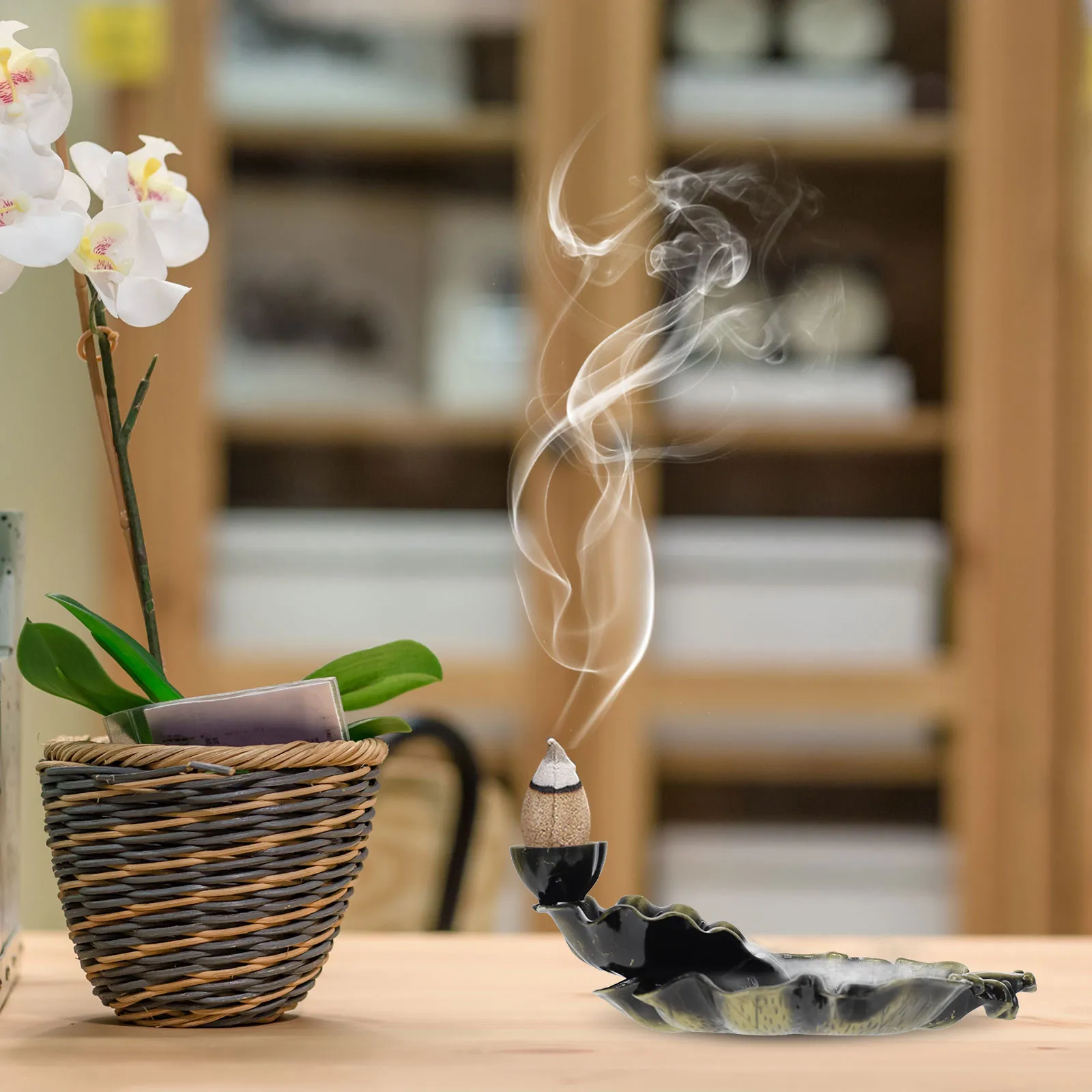 1Pcs Lotus Leaf Shaped Backflow Incense Furnace Zinc Alloy Incense Holder for Aroma Therapy Tea Ceremony Home Office Gift