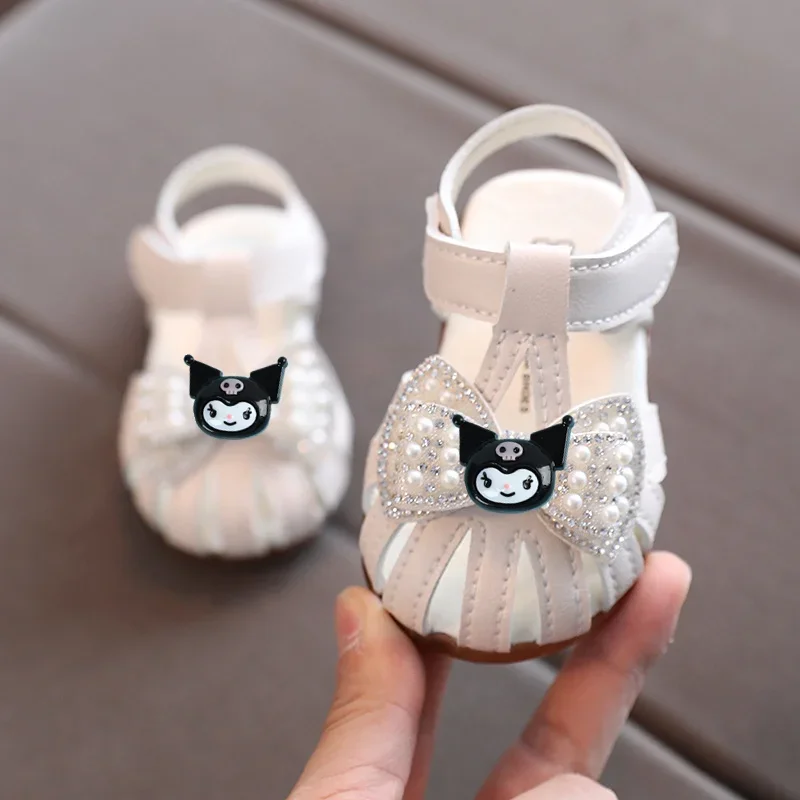 صنادل سانريو هالو كيتي أحذية الأميرة الصيفية للفتيات أحذية كورومي للأطفال الصغار غير قابلة للانزلاق