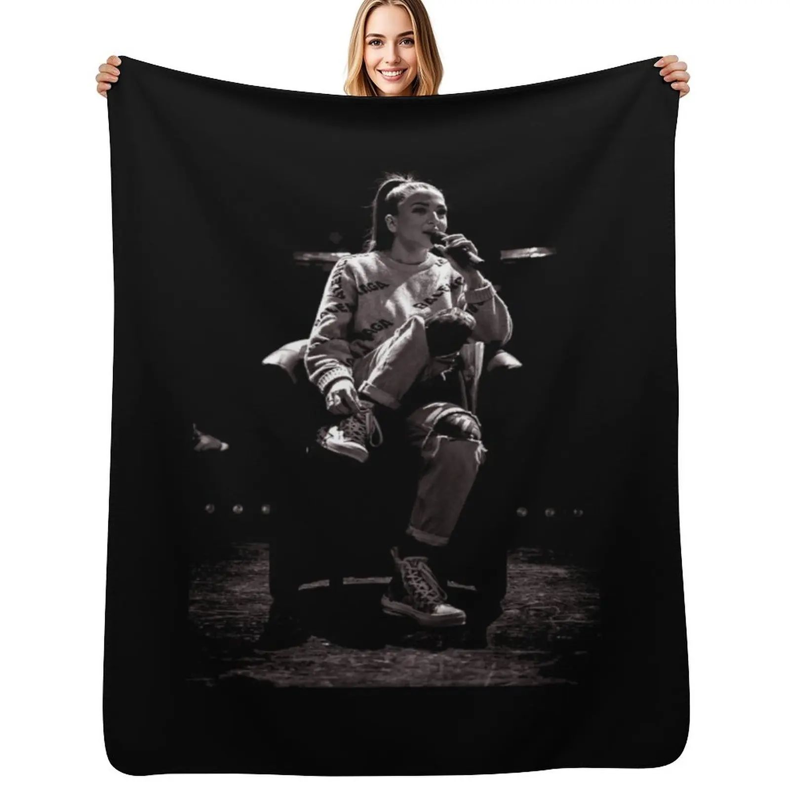 

CLASSIC WHITE BLACK EVA QUEEN Throw Blanket Cozy Throw Blanket for Bed Sofa Chair