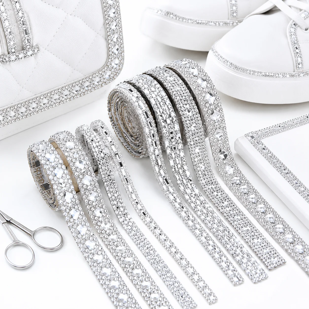 Selbstklebendes Strassband, Kristall-Bling-Klebestreifen für DIY-Bastelarbeiten, Schuhe, Taschen, Hochzeitsdekoration und Auto-Innenausstattung – Detail 2