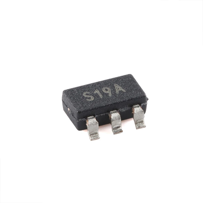 Original genuine MCP3221A5T-I/OT SOT-23-5 12-bit single channel A/D converter chip